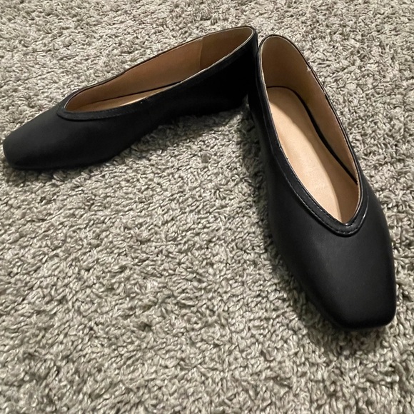 LOFT Black Women's Flats - Picture 2 of 5